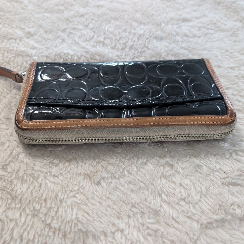 Coach Peyton Patent Leather Embossed Wallet - Picture 4 of 7